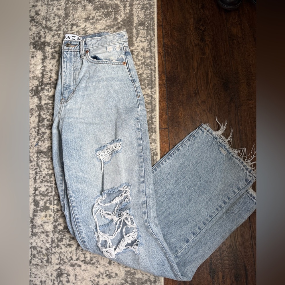 Daze Women’s Light Wash Distressed Jeans High Waisted size 26 - Picture 4 of 8